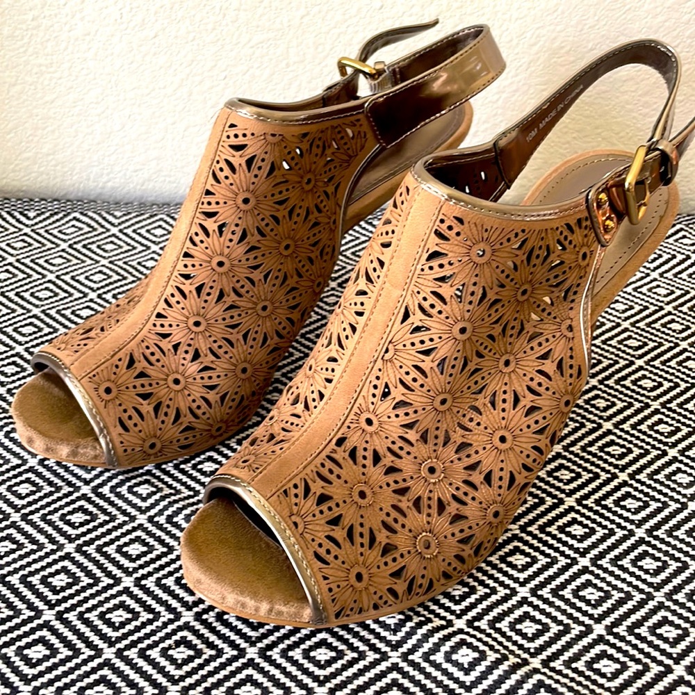 EUC wedges open toe